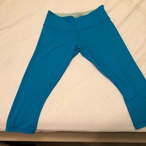 Lululemon wonder under reversible capris sz 8
